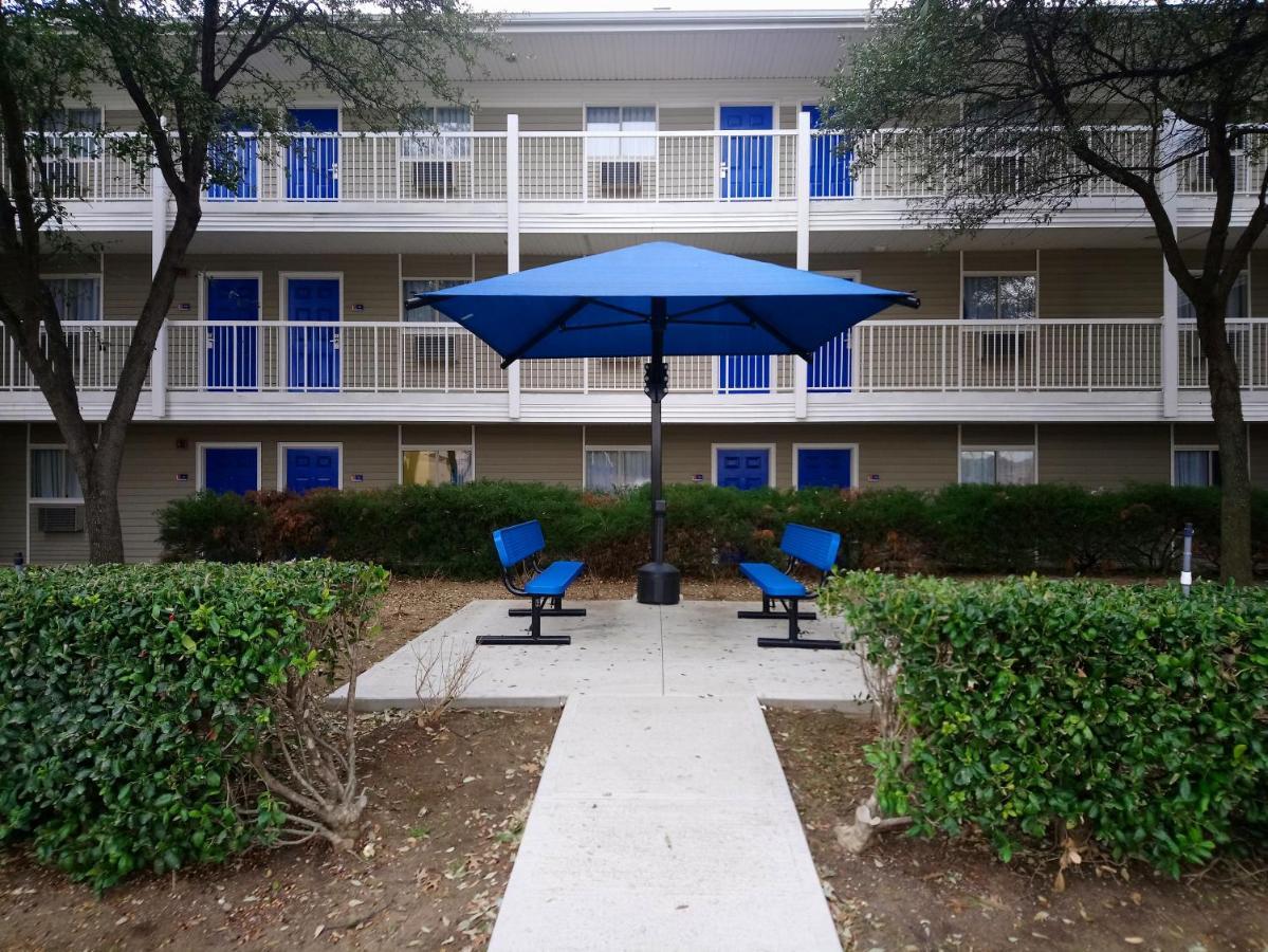 Intown Suites Extended Stay Carrollton Tx - Westgrove Drive Exteriör bild